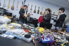 Mechatronics professor shares how they build electric guitars from scratch