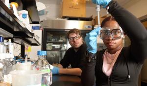 Jonathan Florian and Lauran Pearson in the lab