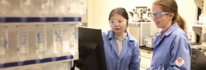 Chemical engineering Ph.D. student Zixian Cui and assistant professor of chemical engineering Rachel Letteri