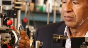 Professor Gupta in his lab