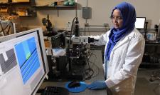 Farjana Tonni in a lab