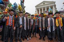 A group of students in front of the Rotunda before the Final Exercises Lawn procession