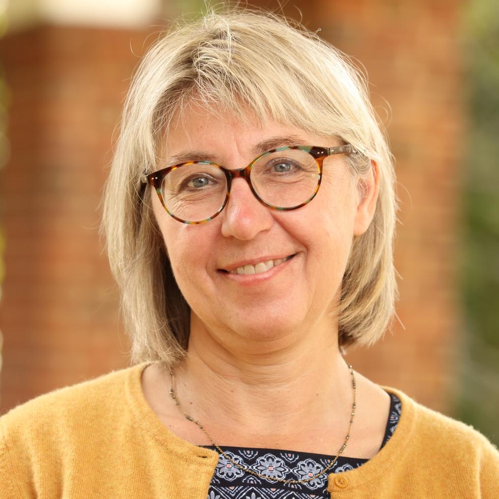 Cathy Dukes Headshot